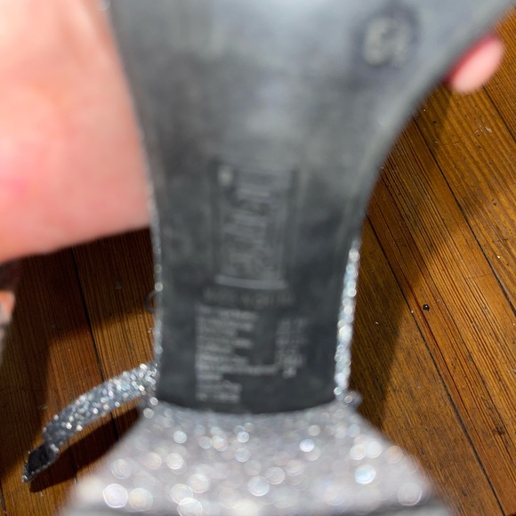 Sparkly Heels In great condition - Picture 7 of 7